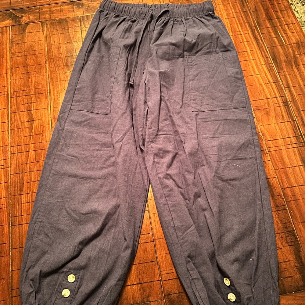 Women’s Navy Linen Cropped Joggers
